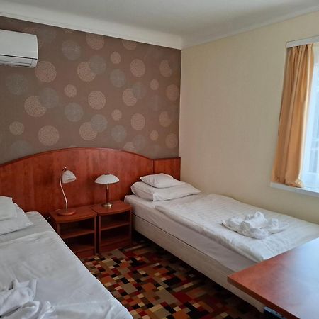 Atryum Hotel Ζολνοκ Εξωτερικό φωτογραφία