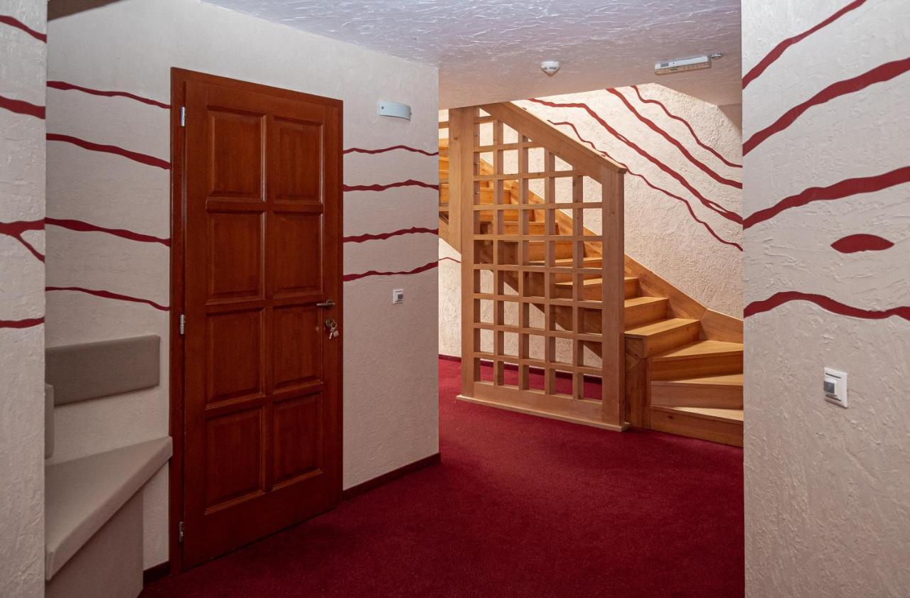 Atryum Hotel Ζολνοκ Εξωτερικό φωτογραφία