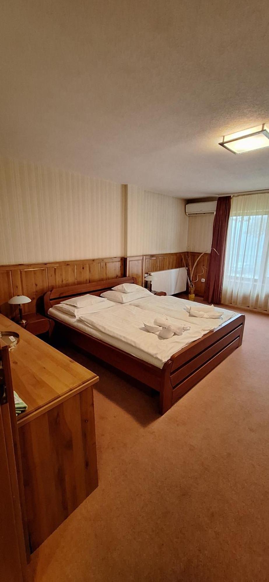 Atryum Hotel Ζολνοκ Εξωτερικό φωτογραφία