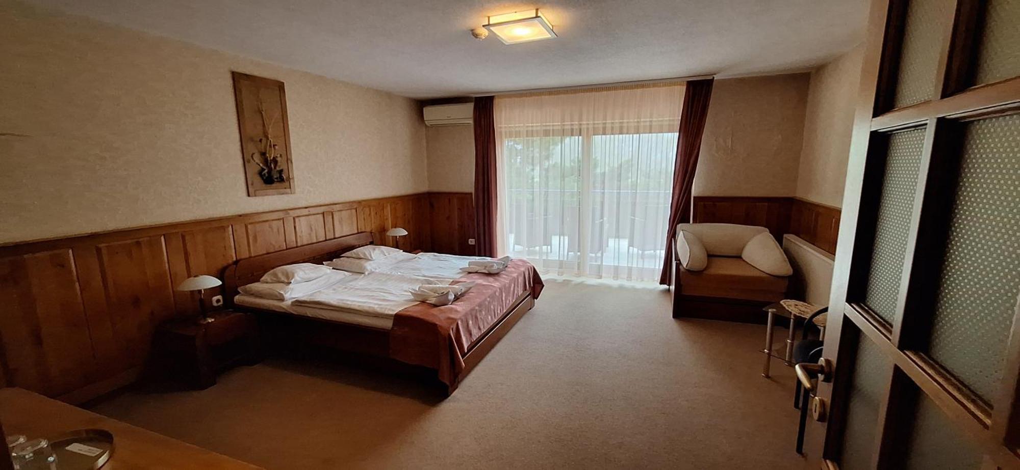 Atryum Hotel Ζολνοκ Εξωτερικό φωτογραφία