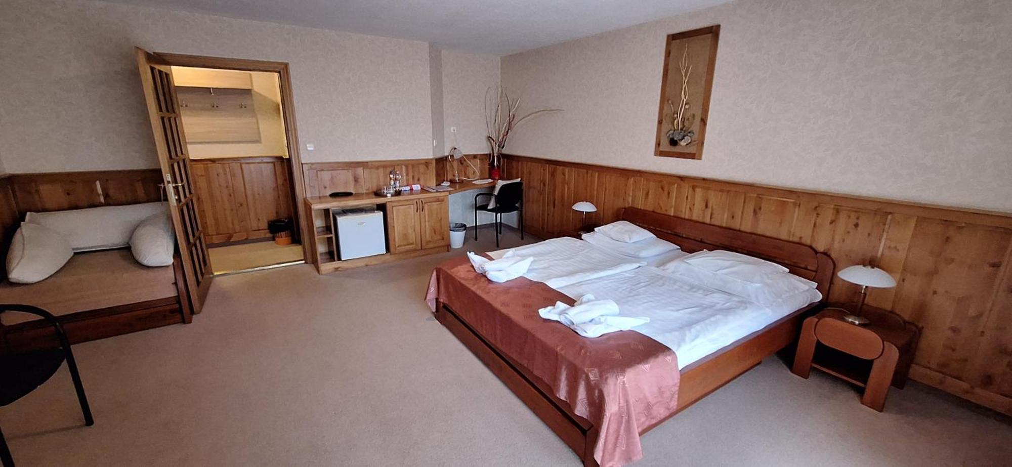 Atryum Hotel Ζολνοκ Εξωτερικό φωτογραφία