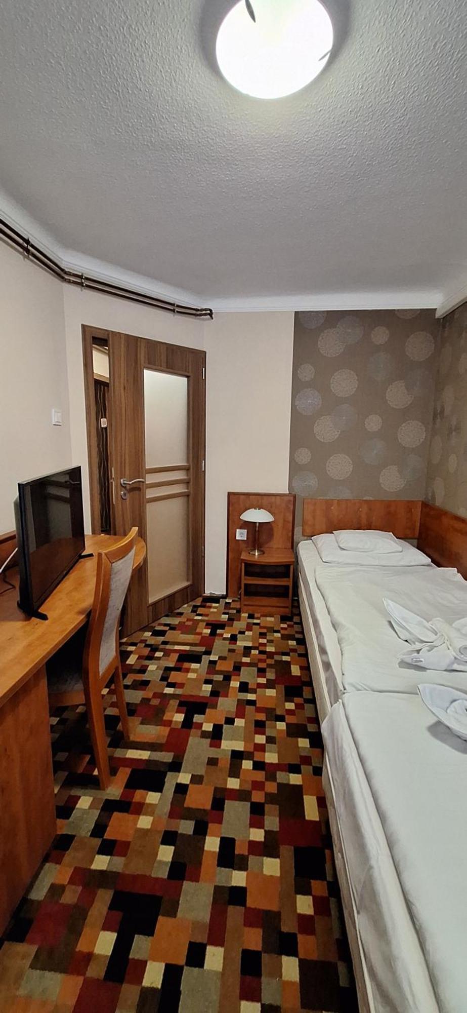 Atryum Hotel Ζολνοκ Εξωτερικό φωτογραφία