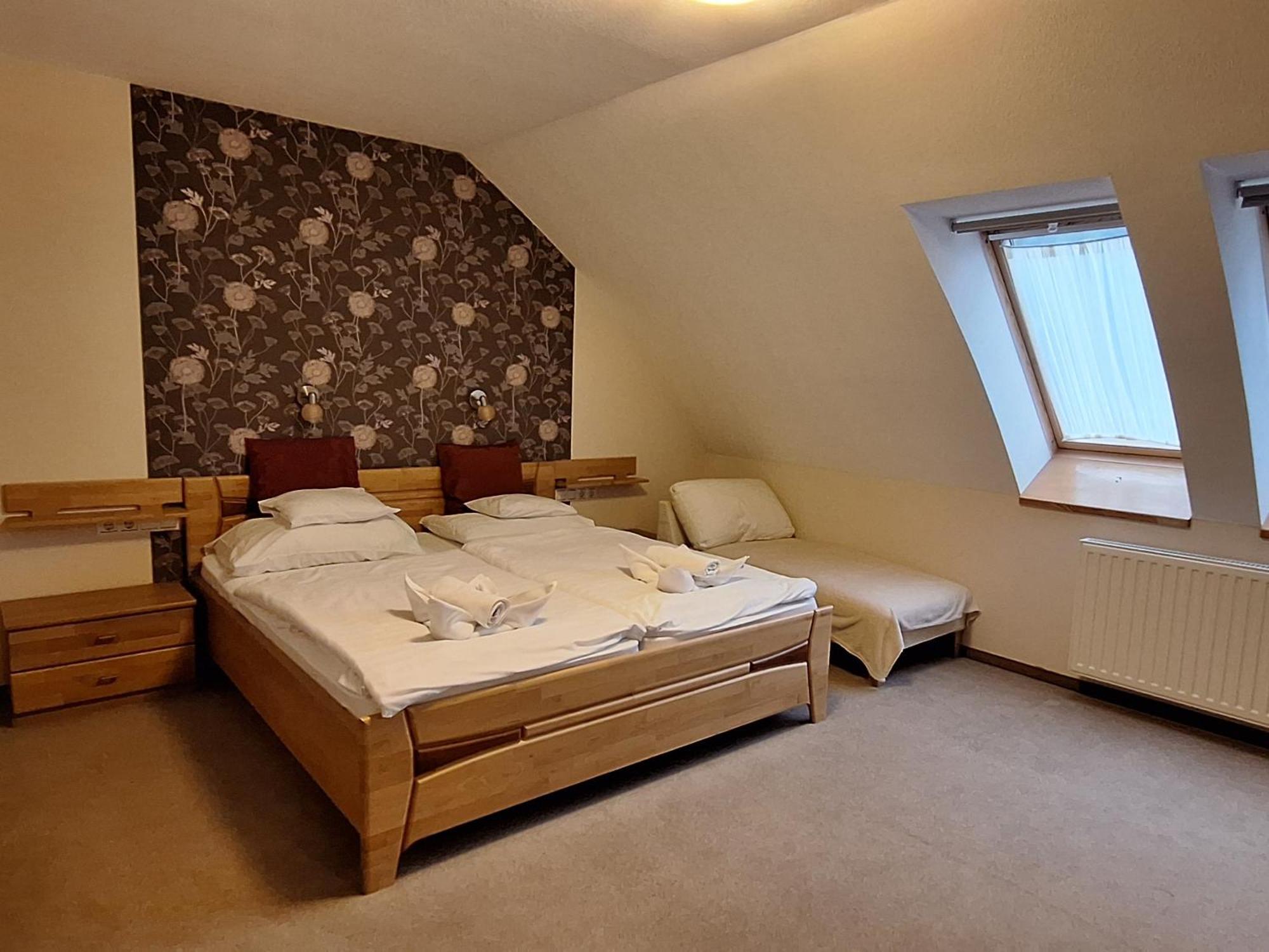 Atryum Hotel Ζολνοκ Εξωτερικό φωτογραφία