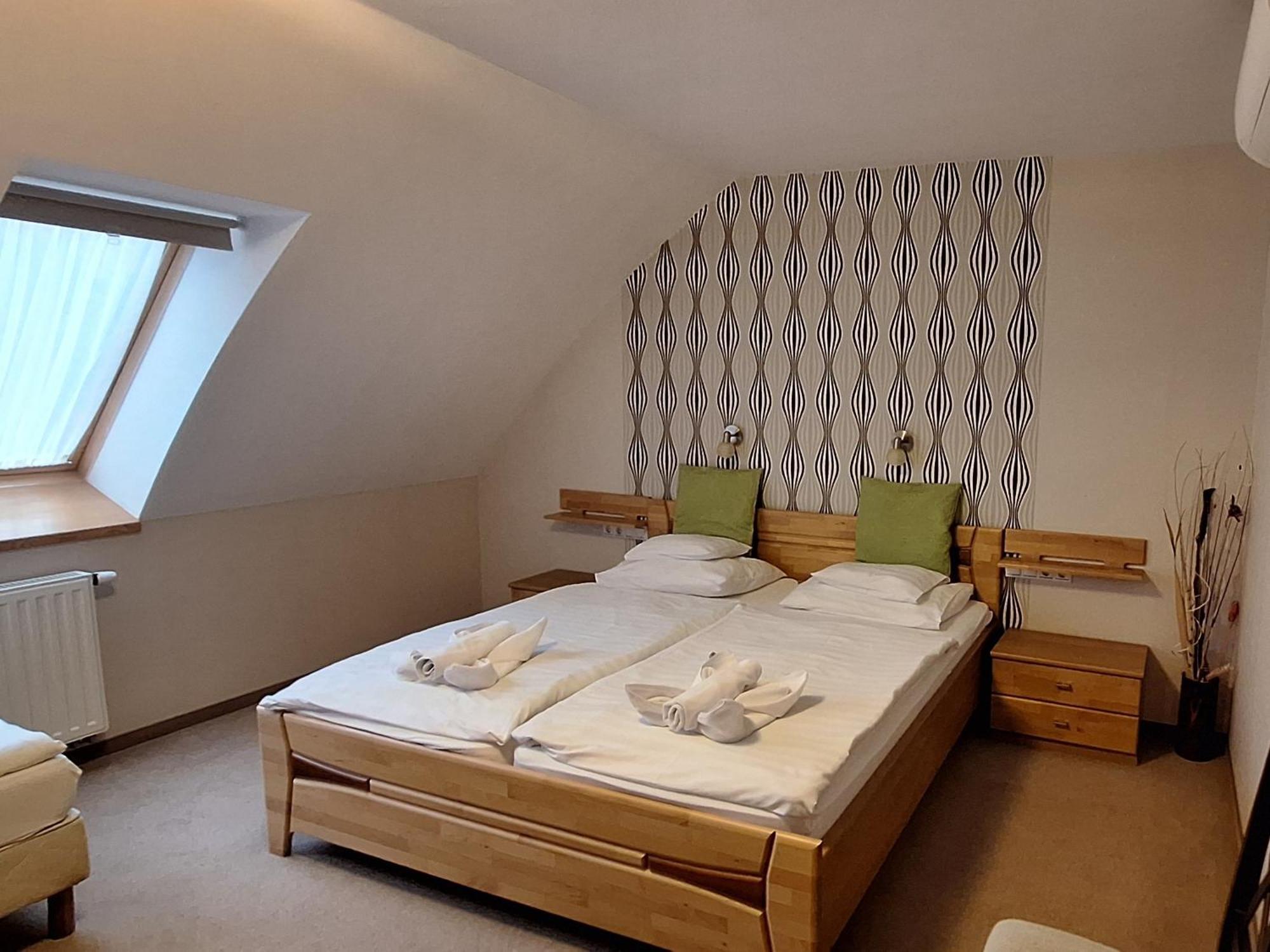 Atryum Hotel Ζολνοκ Εξωτερικό φωτογραφία